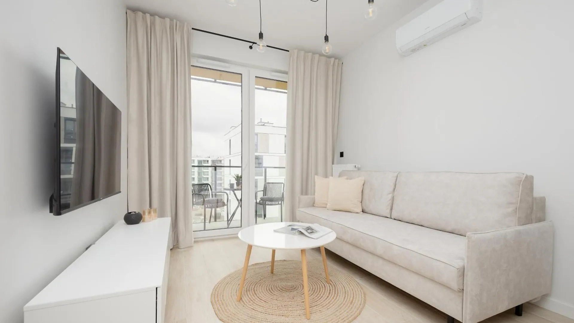 Stylish Apartments With Parking By Noclegi Renters ワルシャワ