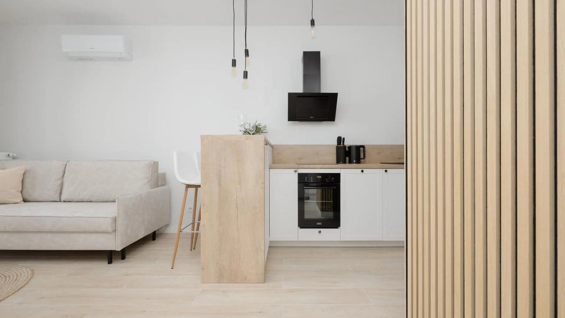 Stylish Apartments With Parking By Noclegi Renters ワルシャワ