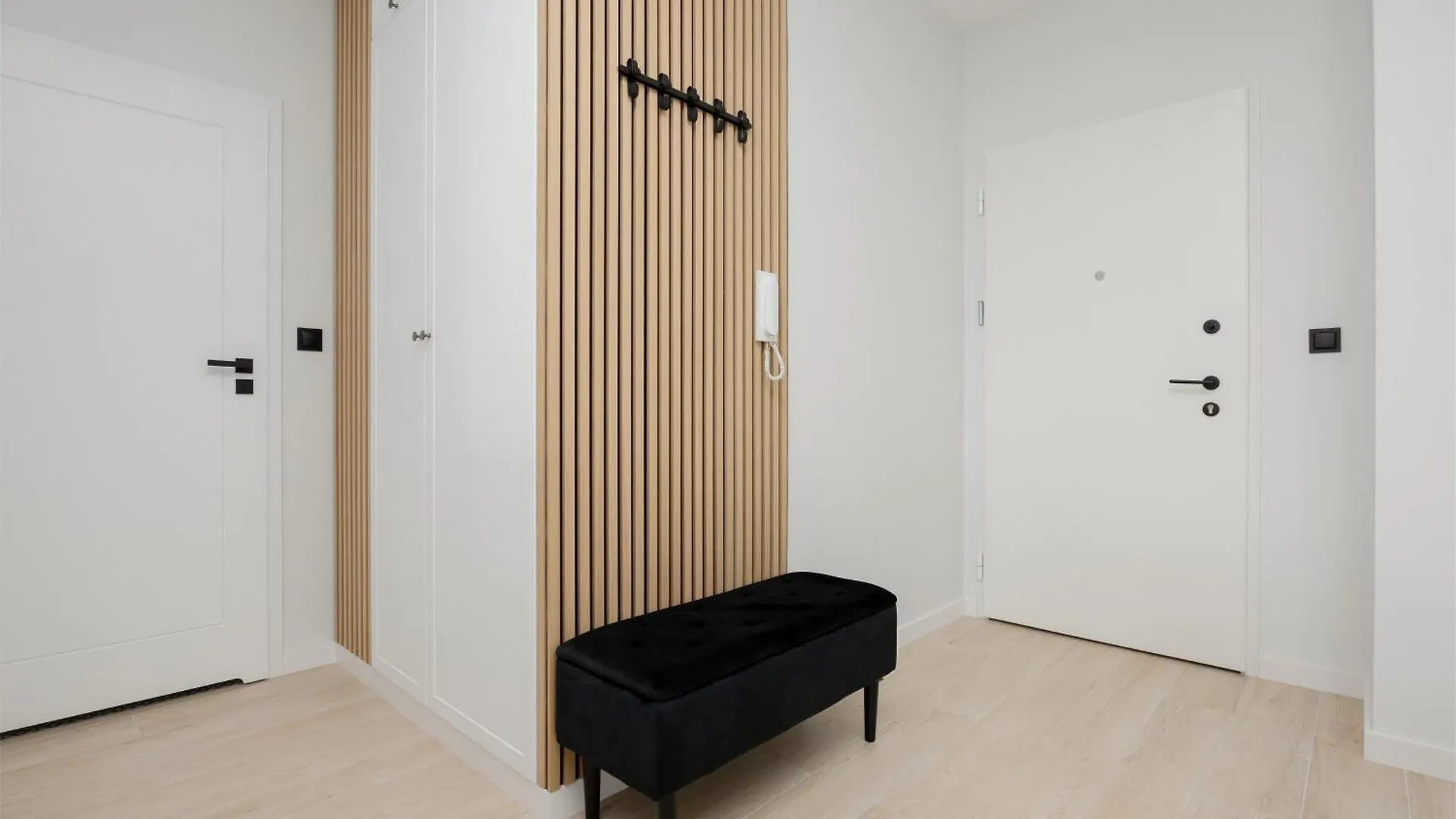 Stylish Apartments With Parking By Noclegi Renters ワルシャワ ポーランド
